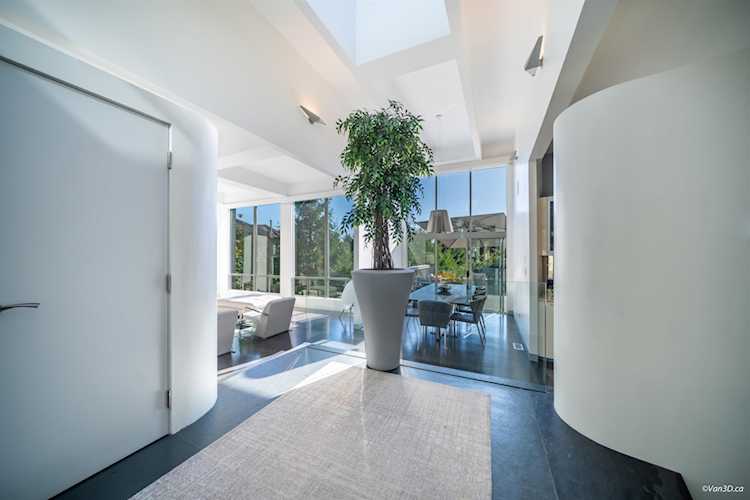 4345 Rockridge Road West Vancouver, BC V7W 1A6