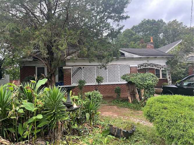 585 Flat Shoals Avenue SE Atlanta, GA 30316