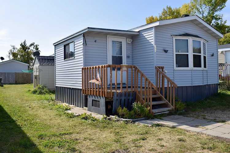 526 Greenwood Street E Thief River Falls, MN 56701