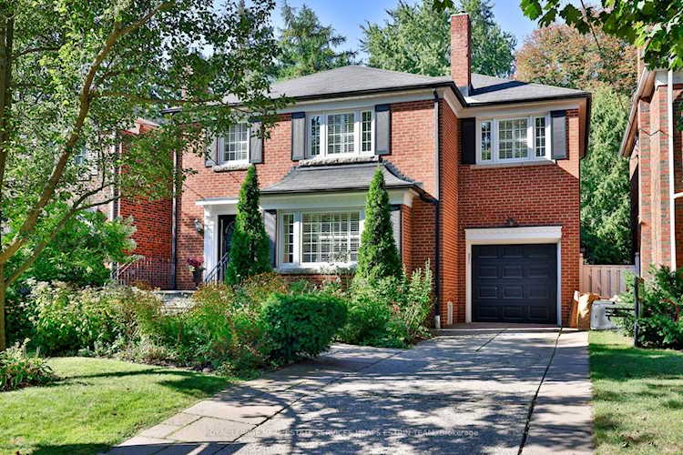 35 Rykert Cres Toronto, ON M4G 2T1