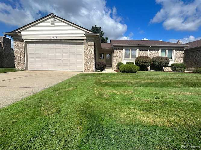 13779 Maple Grove Ave Shelby Twp, MI 48315