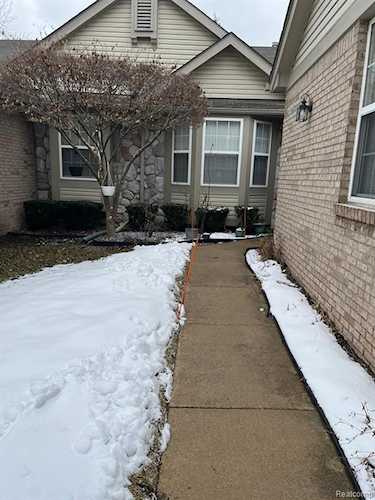 41096 Bermuda Dr Sterling Heights, MI 48314