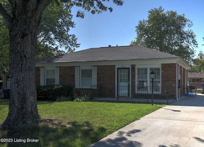 6904 Lakegreen Ct Louisville, KY 40291