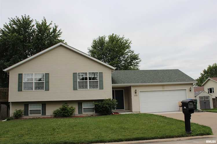 6508 Wilkes St Davenport, IA 52806 | MLS QC4245550 Photo 1