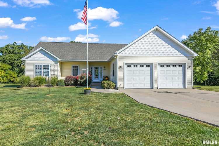 19956 Oakwood Ln Petersburg, IL 62675