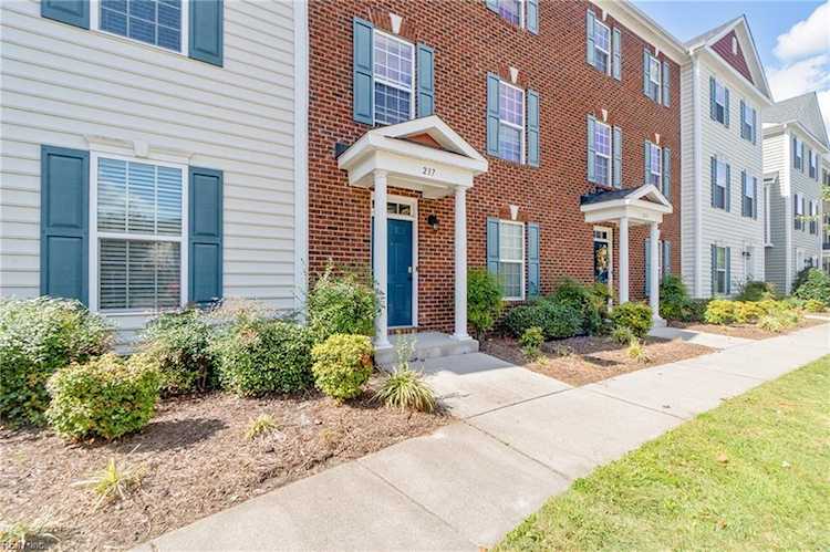237 Feldspar St Virginia Beach, VA 23462