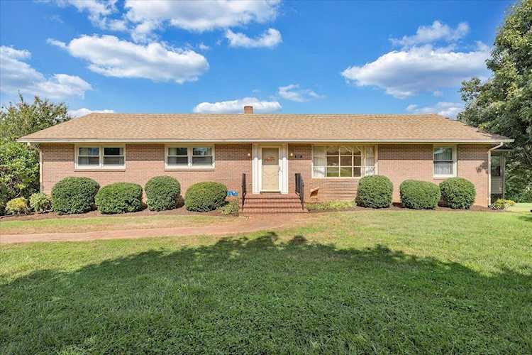 548 Litchell Salem, VA 24153