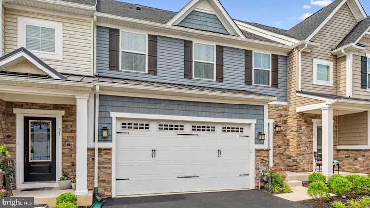 33 Griffin WAY Yardley, PA 19067