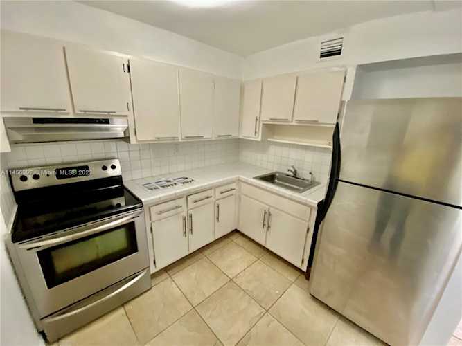7825 NE Bayshore Ct #206 Miami, FL 33138