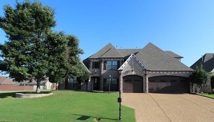 275 Misty Fields Cv Oakland, TN 38060