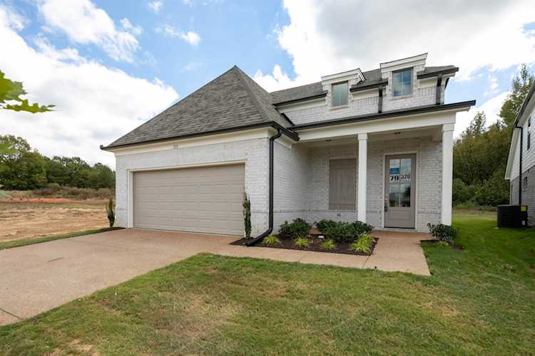 320 Maple St Oakland, TN 38060