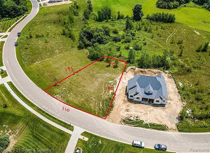 4321 Mccormick Dr Fenton Twp, MI 48451