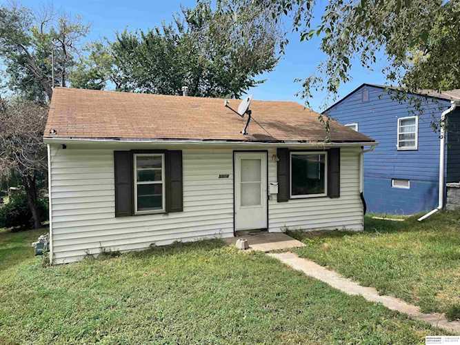 5918 N 42nd St Omaha, NE 68111