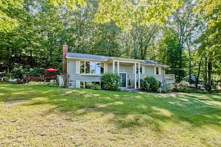 654 Ridge Rd Wilbraham, MA 01095