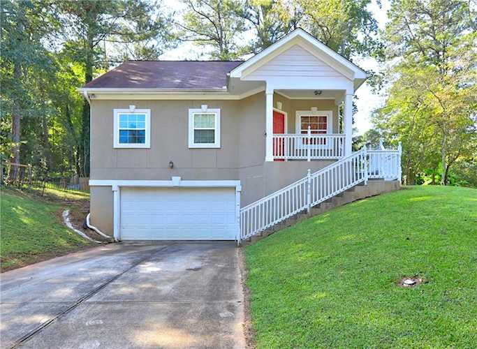 4831 Oak Path Stone Mountain, GA 30088