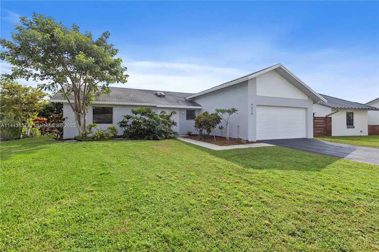 4670 NW 93rd Ave Sunrise, FL 33351