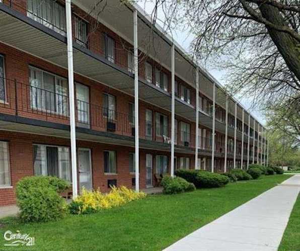 4970 Opal Detroit, MI 48236 | MLS 58050122609 Photo 1