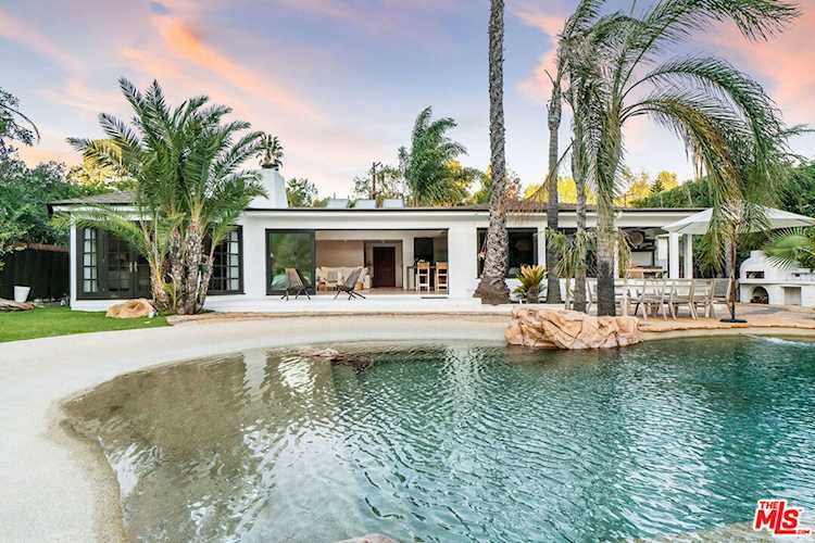 8508 Allenwood Rd Los Angeles, CA 90046