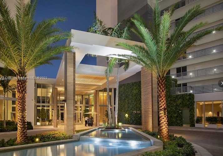 16385 Biscayne Blvd #1504 North Miami Beach, FL 33160