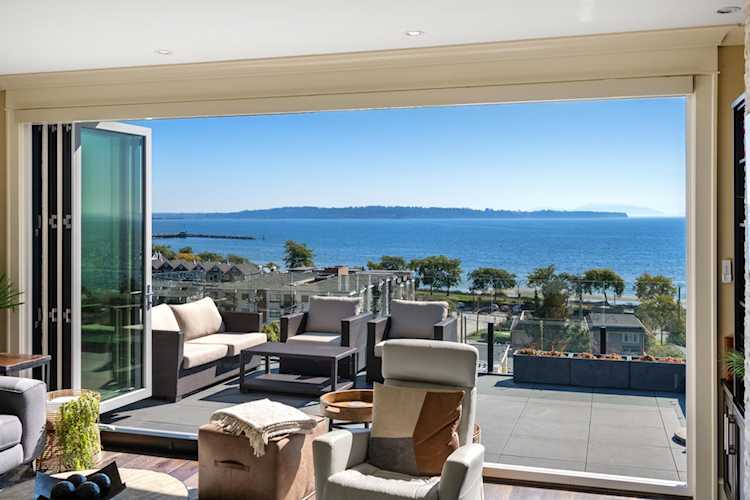 14786 Mcdonald Avenue White Rock, BC V4B 2C8