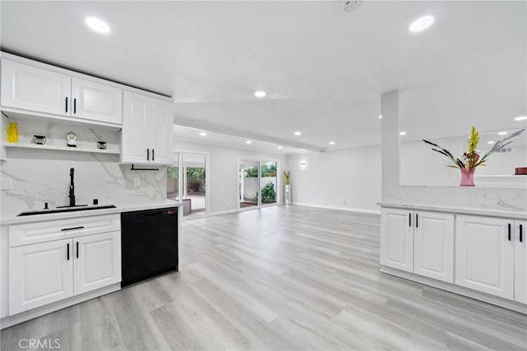 3942 Kinmount St Los Alamitos, CA 90720