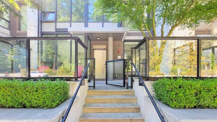 3086 Lincoln Avenue #102 Coquitlam, BC V3B 0L9