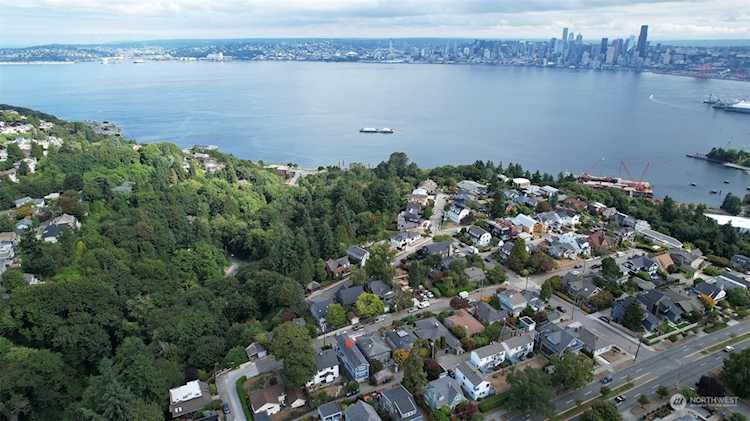 3781 SW Grayson St Seattle, WA 98126 | MLS® 2161180 Photo 1