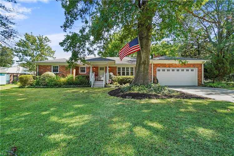 1348 Stephens Rd Virginia Beach, VA 23454