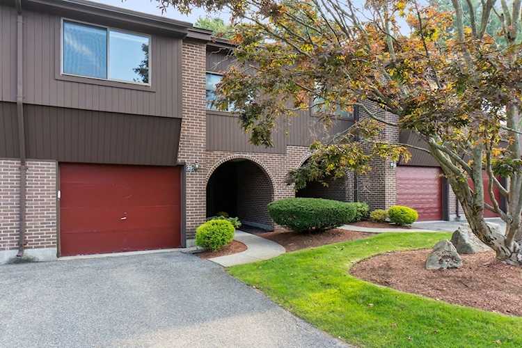 25 Hawthorne Cir #25 Peabody, MA 01960
