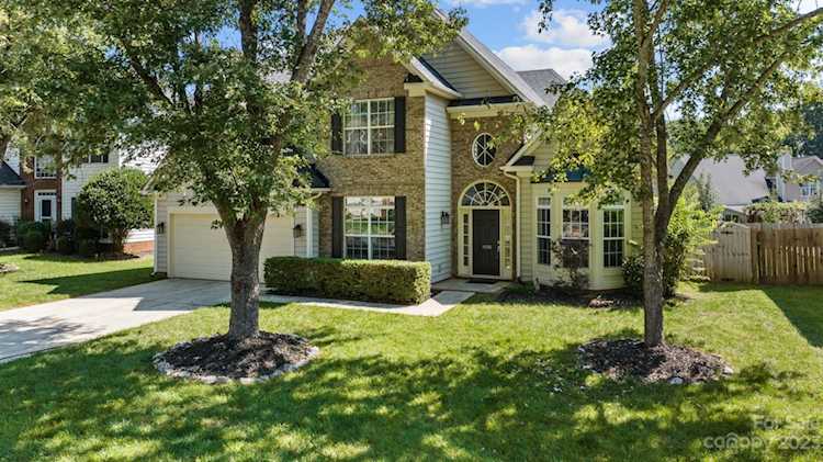 9330 Autumn Applause Dr Charlotte NC 28277 | MLS #4071226 | Hendrix Properties Photo 1
