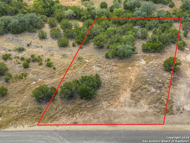 1213 Salt Lick Dr New Braunfels, TX 78132