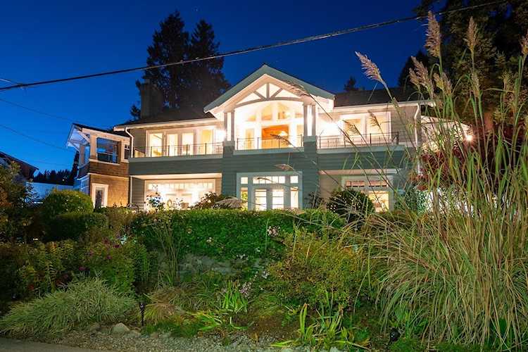 3311 Radcliffe Avenue West Vancouver, BC V7V 1G7