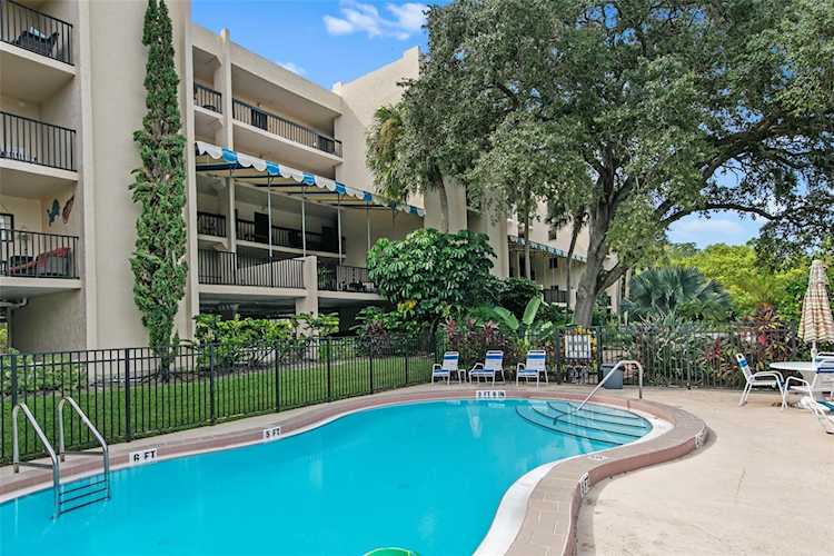 206 Tarpon POINT #206 Tarpon Springs, FL 34689