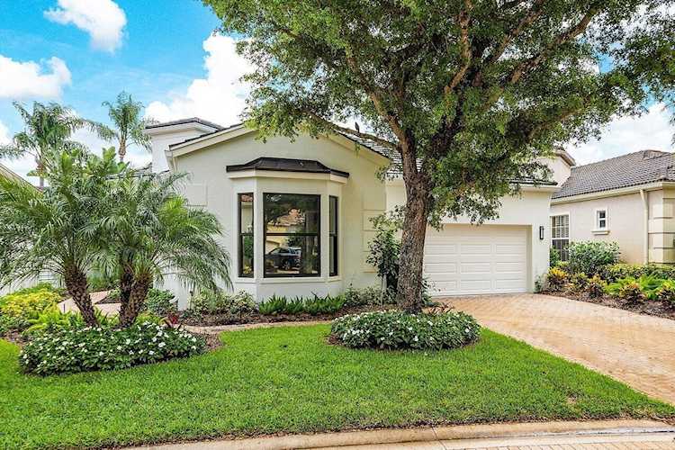 319 Sunset Bay Lane Palm Beach Gardens, FL 33418