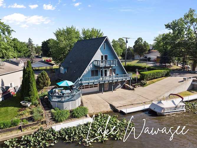 11381 NE Wawasee Drive Syracuse, IN 46567