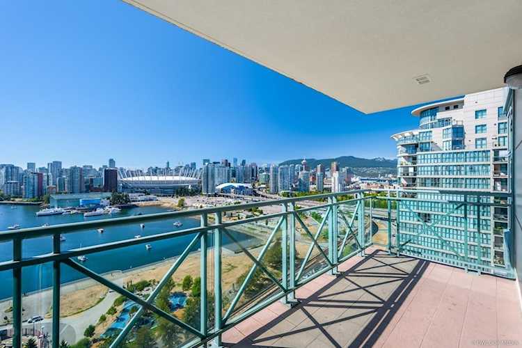 1188 Quebec Street #2302 Vancouver, BC V6A 4B3
