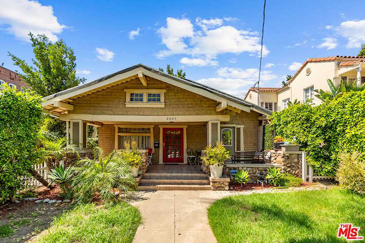 2005 N Beachwood Dr Los Angeles, CA 90068