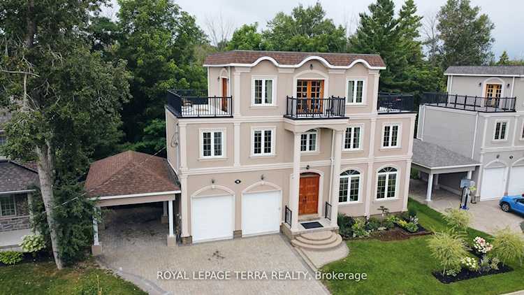 16 Gray Lane Barrie, ON L4N 7T1