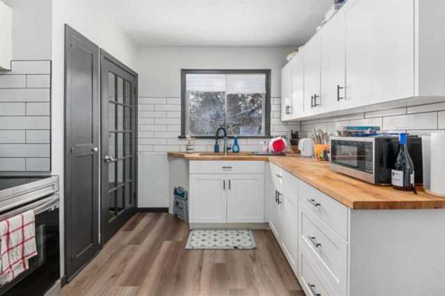 1613 NW Westmount Rd Calgary, AB T2N 3M2