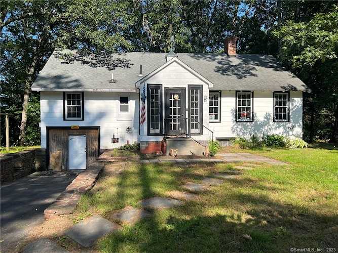 15 Lakeview Blvd Avon, CT 06001