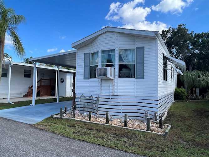 605 Michigan Blvd #67 Dunedin, FL 34698