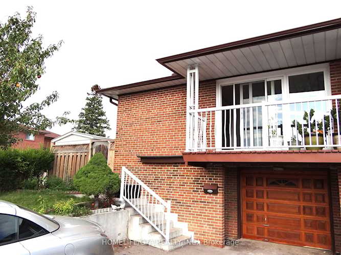 23 Paradelle Cres Toronto, ON M3N 1E6