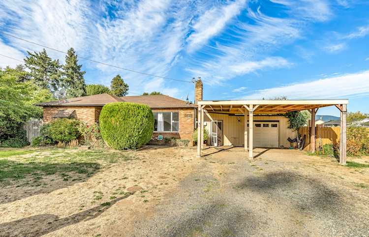 1798 W Stewart Ave Medford, OR 97501