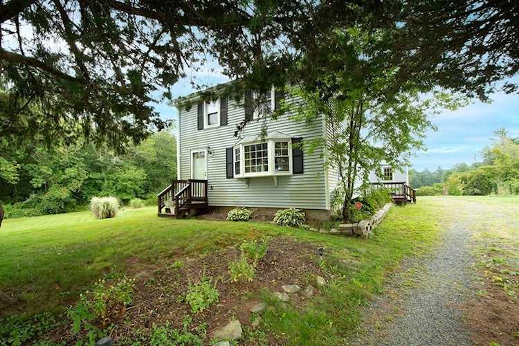 48 Crescent St Plympton, MA 02367