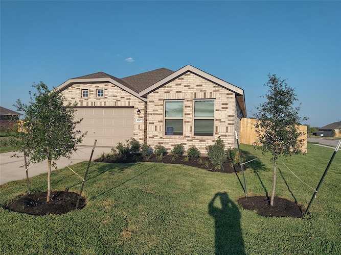 1707 Champions Dr Navasota, TX 77521