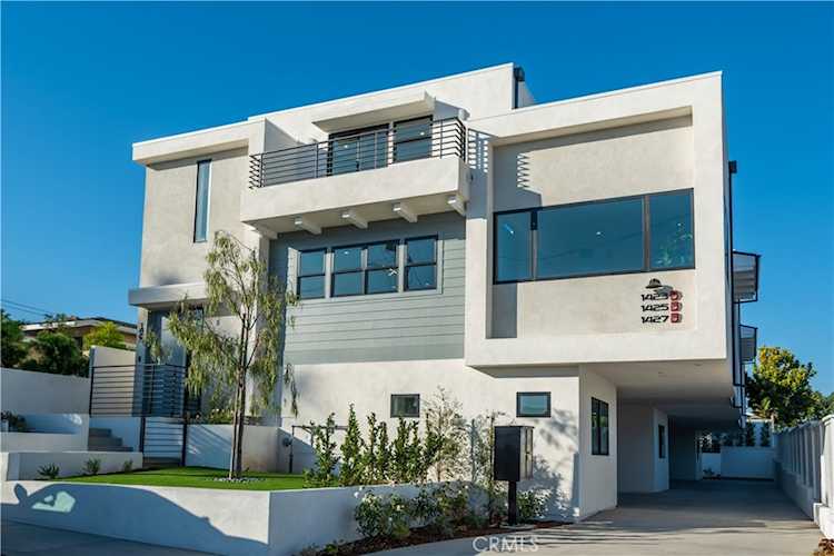 1425 15th St Manhattan Beach, CA 90266