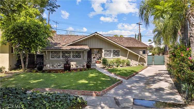 16841 Halsted St Northridge, CA 91343 | MLS SR23171759 Photo 1