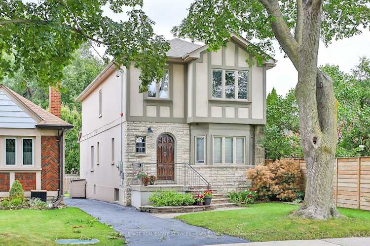 21 Hanna Rd Toronto, ON M4G 3M7