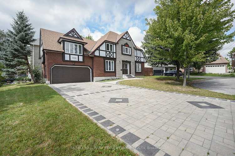 2121 Lynn Heights Dr Pickering, ON L1X 2S1