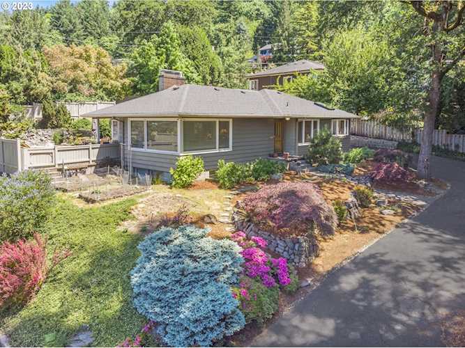4704 SW 25th AVE Portland, OR 97239